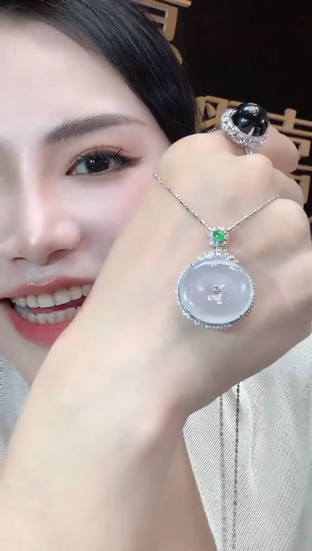 吊坠(不含链)18K金镶嵌翡翠A14 多样性发一件