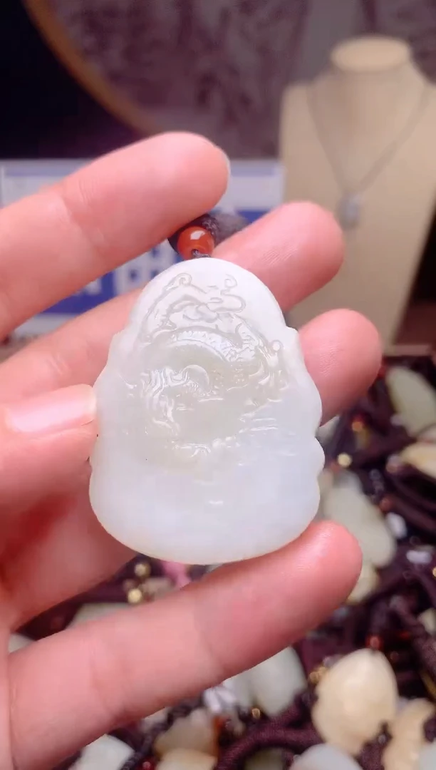 和田玉未镶嵌颈饰1