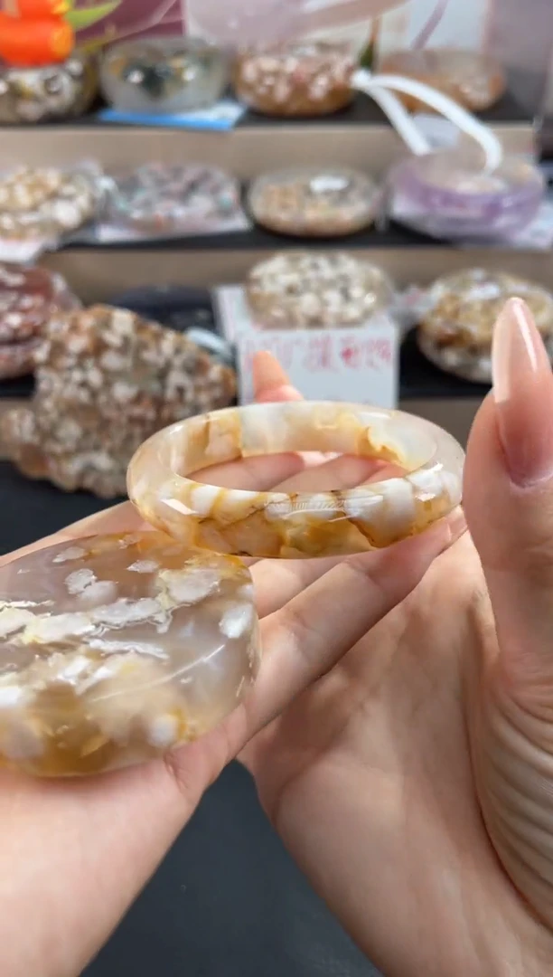 未镶嵌手镯石英质玉56