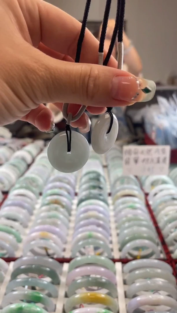 颈饰未镶嵌翡翠多样性发一