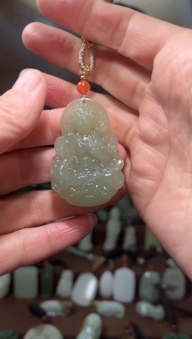 颈饰未镶嵌和田玉·