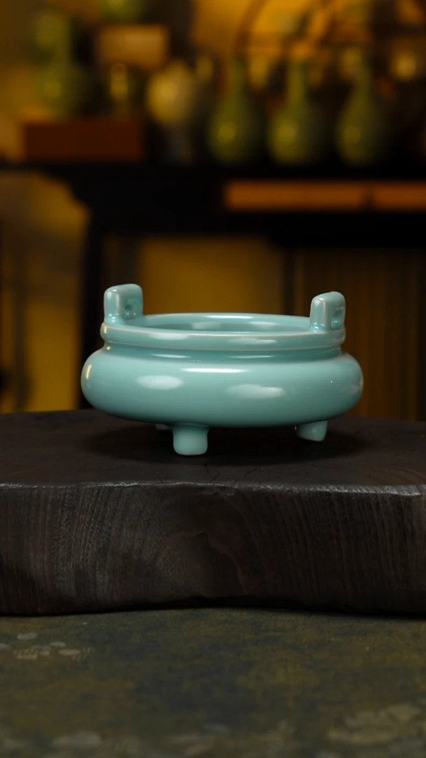 杯子瓷三足扁香炉-微微不完美