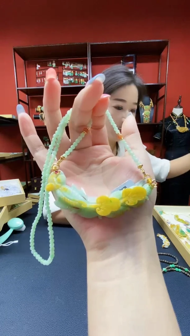 颈饰未镶嵌翡翠吊坠