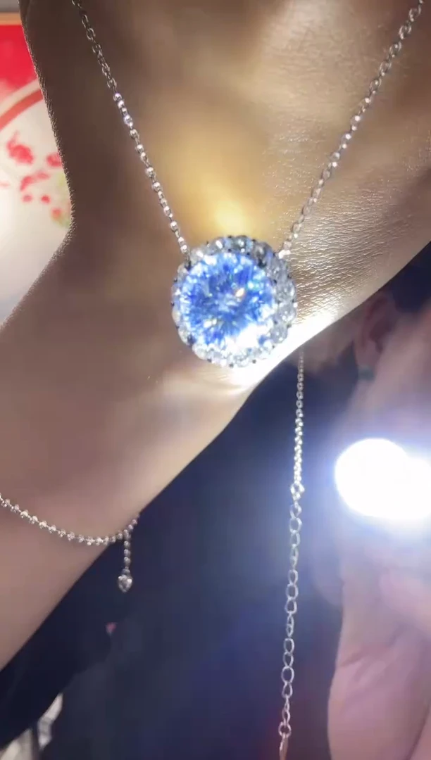 主播定制链接 蓝色繁花吊坠5ct