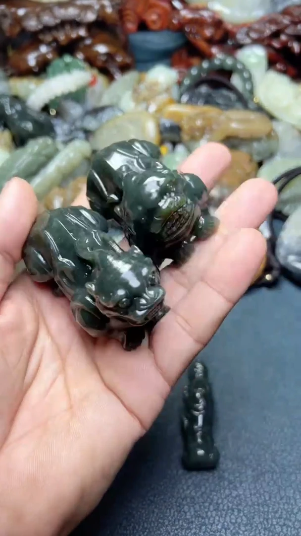 和田玉未镶嵌把件2