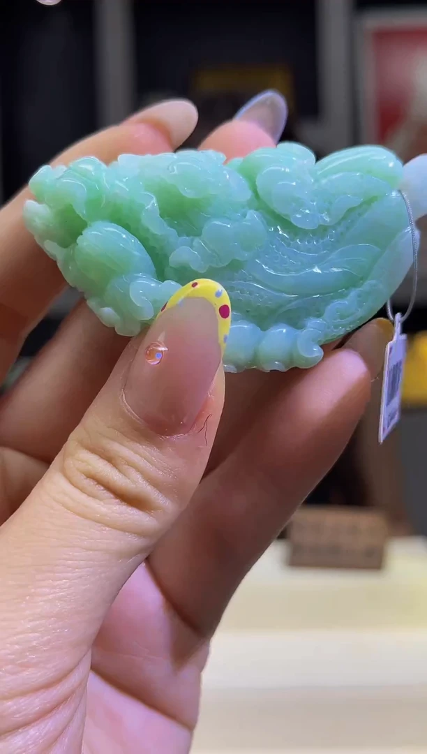 翡翠未镶嵌颈饰MFC0815168