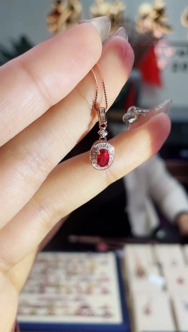 【闪购商品】彩色蓝宝石颈饰银S925镶嵌吊坠