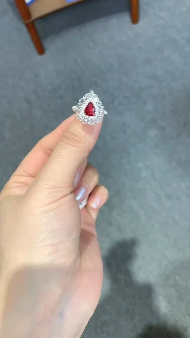 18K金镶嵌戒指红宝石无烧红宝石戒指1.05ct主石