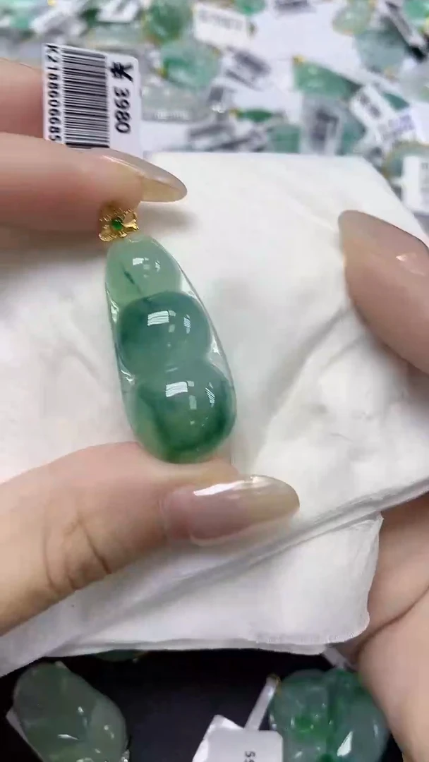 翡翠18K金镶嵌颈饰天然缅甸翡翠A货