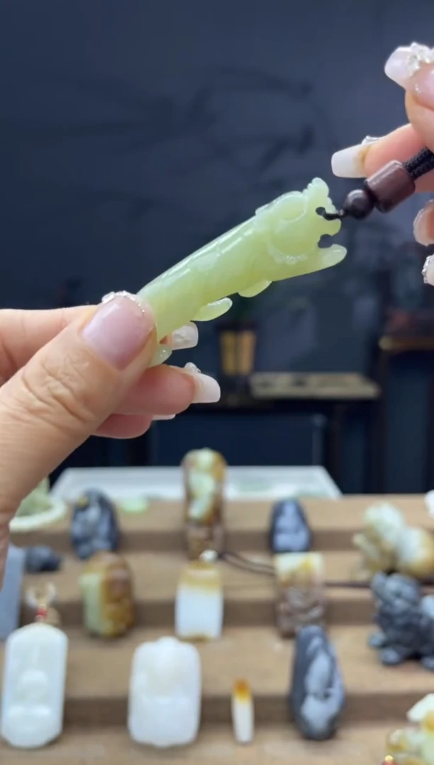 颈饰未镶嵌和田玉1