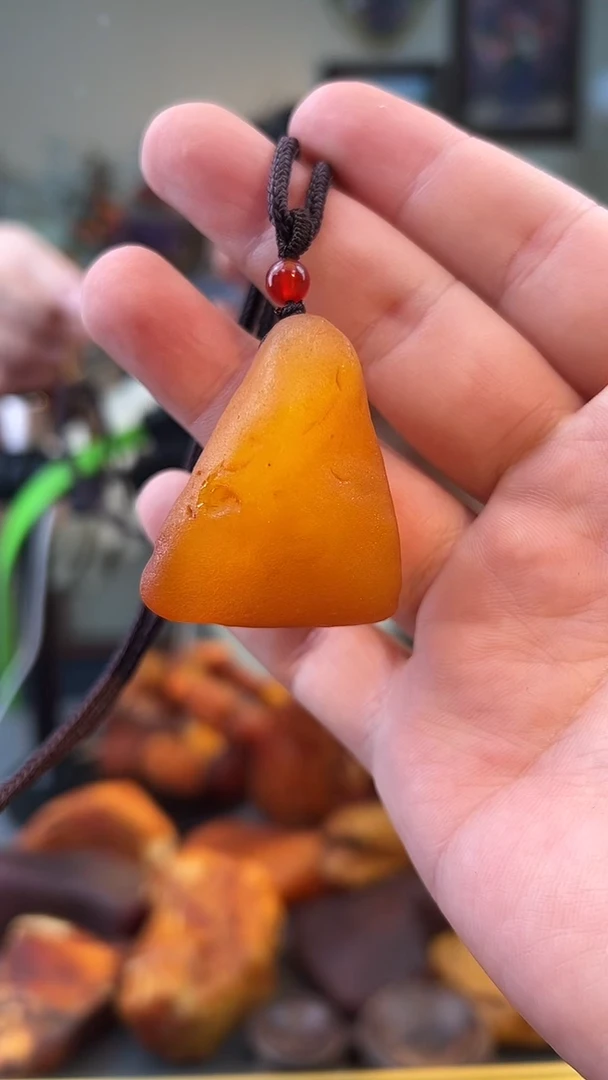 琥珀颈饰未镶嵌吊坠