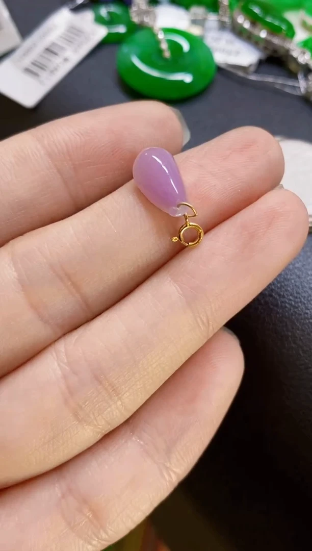 颈饰18K金镶嵌翡翠吊坠