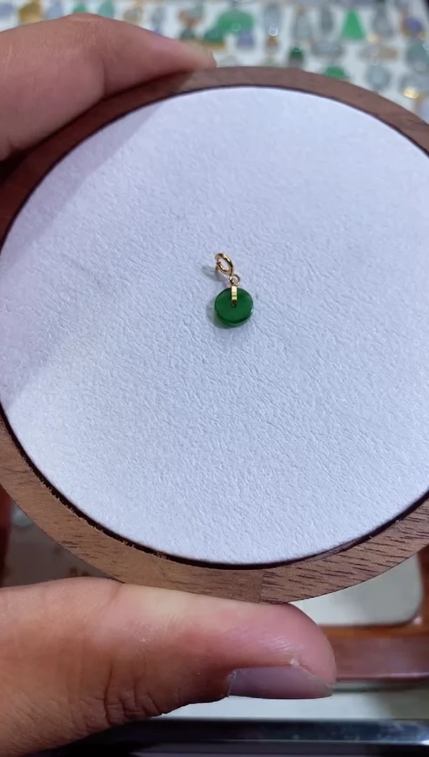 颈饰18K金镶嵌翡翠1111111