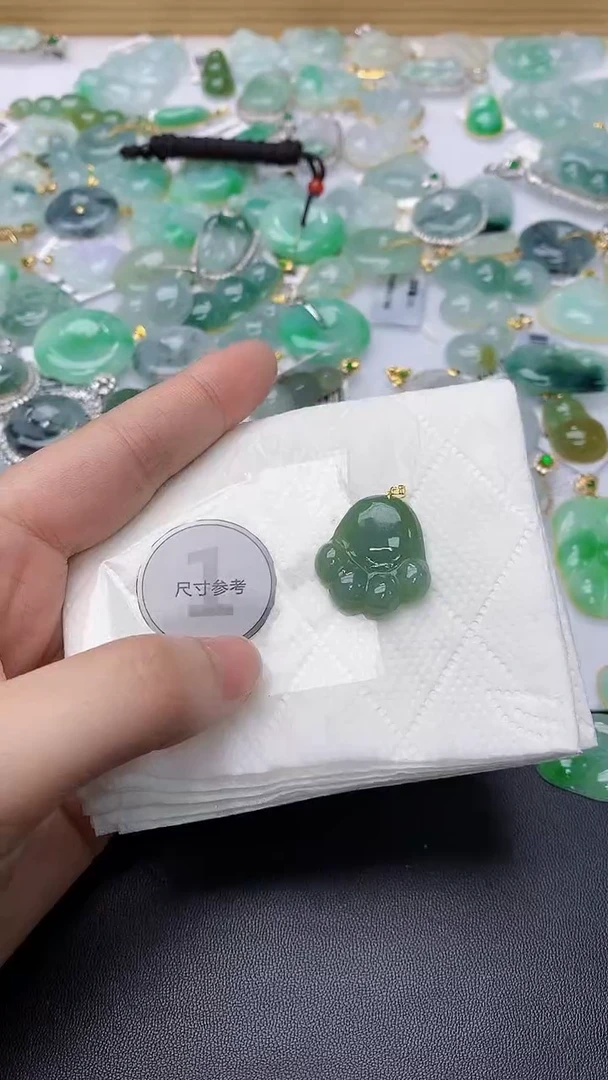 颈饰18K金镶嵌翡翠天然缅甸A货百元以上9元证书费自理