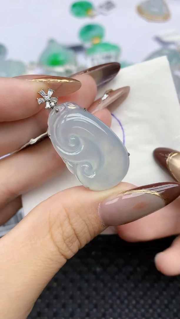 颈饰18K金镶嵌翡翠64   天然翡翠A货  百元以上9米证书费自理