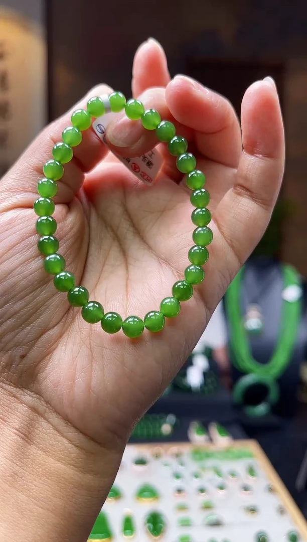 和田玉（碧玉）未镶嵌颈饰±6mm阳绿色单圈手串多样性发一