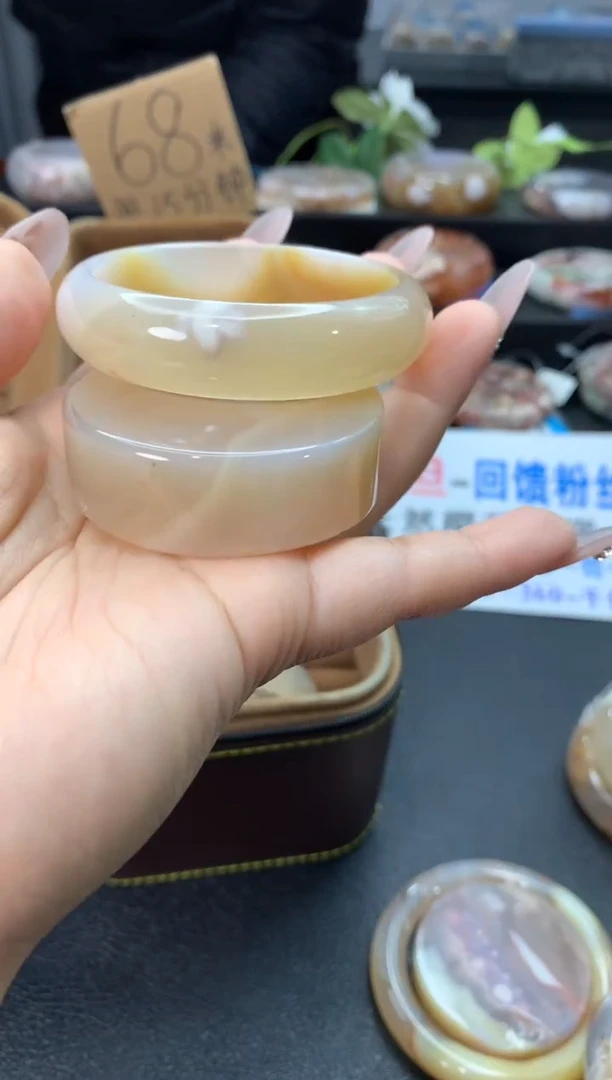 未镶嵌手镯石英质玉（54-55圈口）赠送镯心 无证书