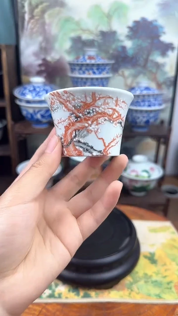 陶瓷粉彩腊梅马蹄小客杯