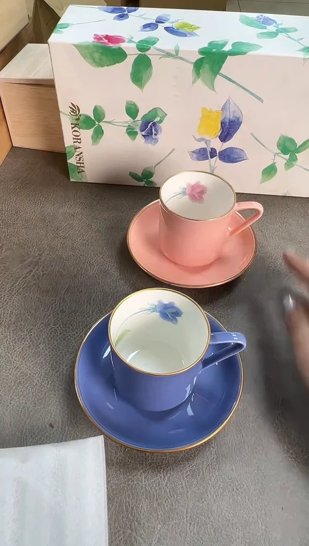 香兰  原盒 两套 皮小桃瓷器 都是