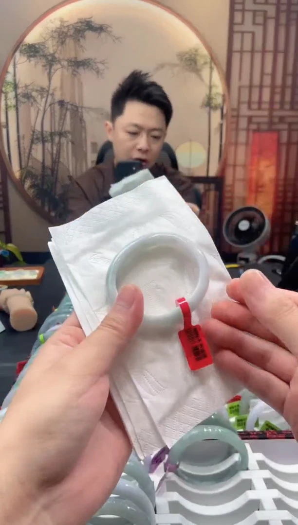 未镶嵌手镯翡翠000056848