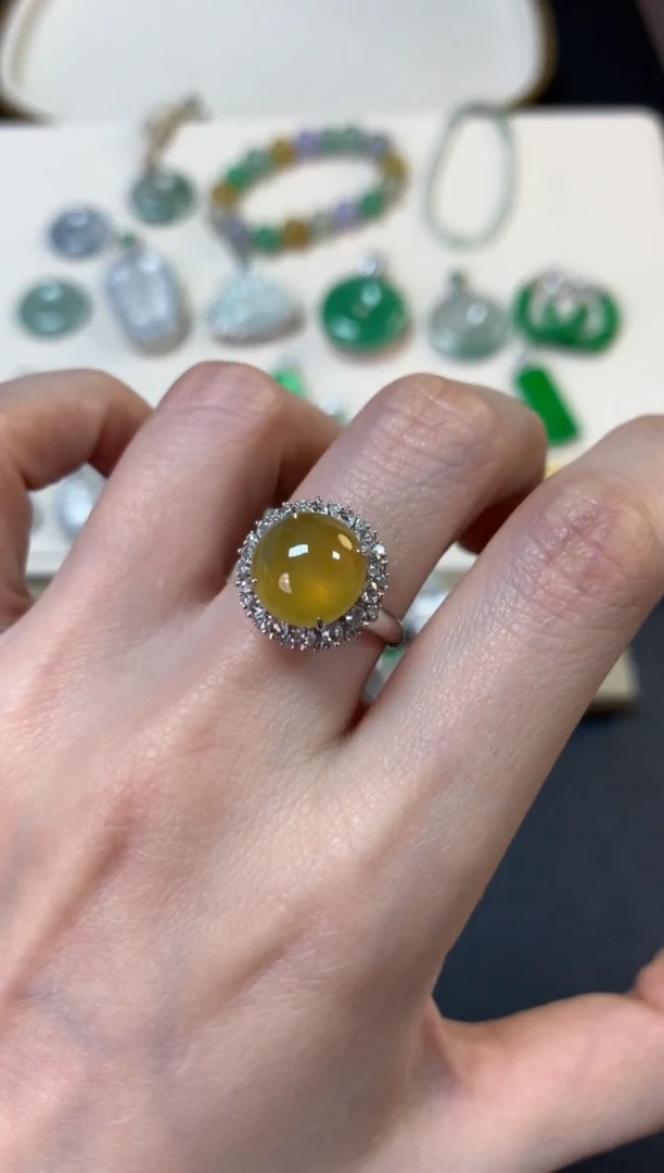 【闪购商品】翡翠吊坠(不含链)18K金镶嵌蛋面戒指11800