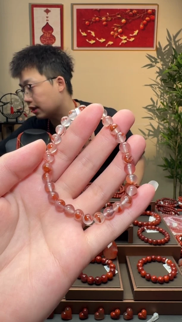 南红玛瑙手串未镶嵌一条约7mm 多样性发货