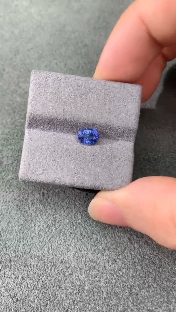 裸石蓝宝石矢车菊  0.84CT