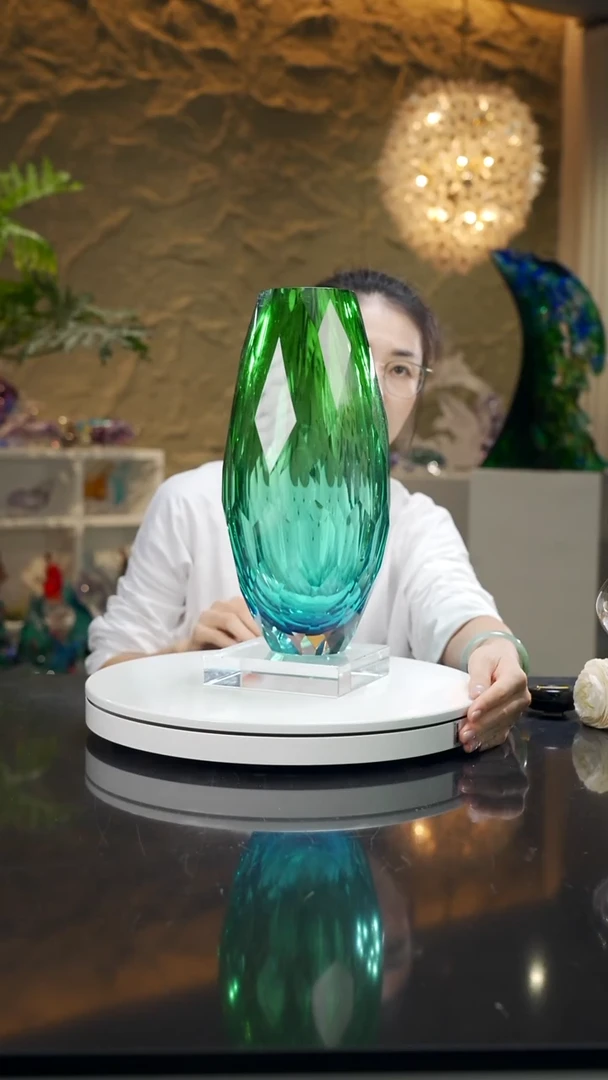 福利蓝绿色切面花瓶