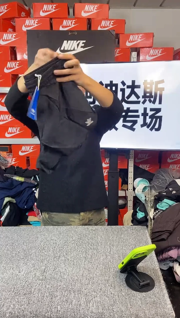 275编码 阿迪达斯 全新无暇 尺码 直播间过款为准