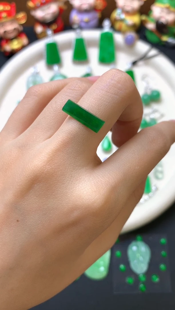 定制翡翠未镶嵌裸石（镶嵌定制）