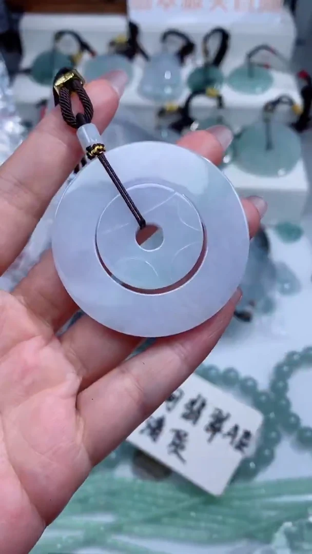 颈饰未镶嵌翡翠吊坠