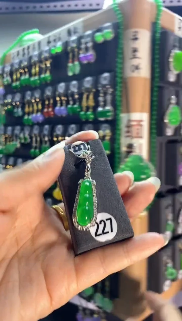 翡翠银S925镶嵌颈饰227.....