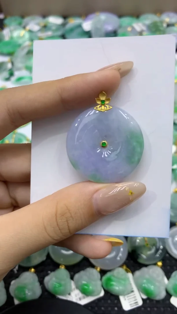 颈饰18K金镶嵌翡翠天然缅甸翡翠A货