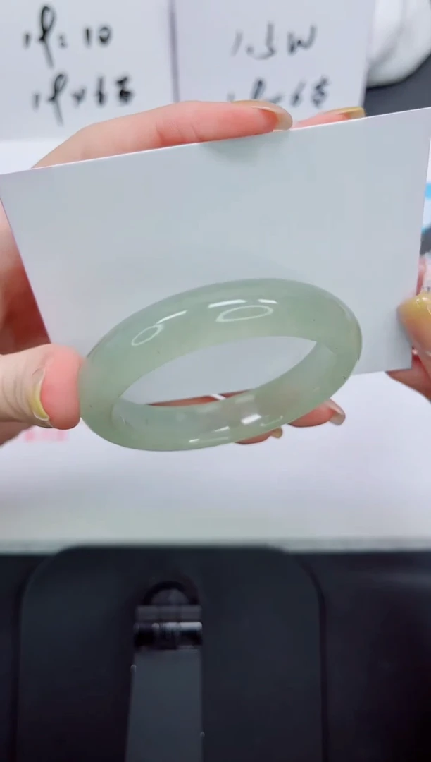 石英质玉手镯未镶嵌189+