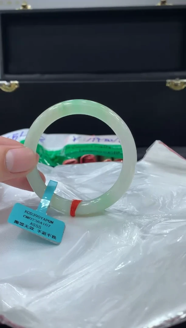 未镶嵌手镯翡翠翡翠手镯