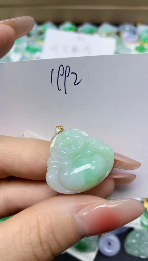 翡翠18K金镶嵌颈饰 天然缅甸翡翠A货