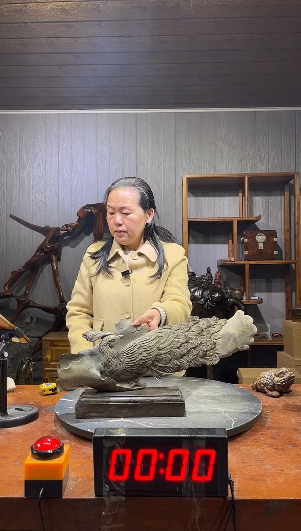 金丝楠用****空阴沉木无漆无腊孔雀摆件