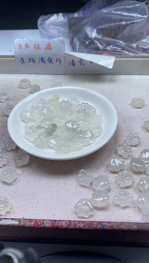 【闪购商品】玛瑙/玉髓颈饰银S800镶嵌x1136荔枝冻猫爪*1个