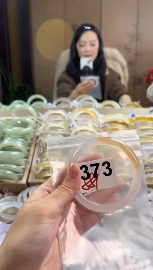 手镯玛瑙/玉髓未镶嵌373