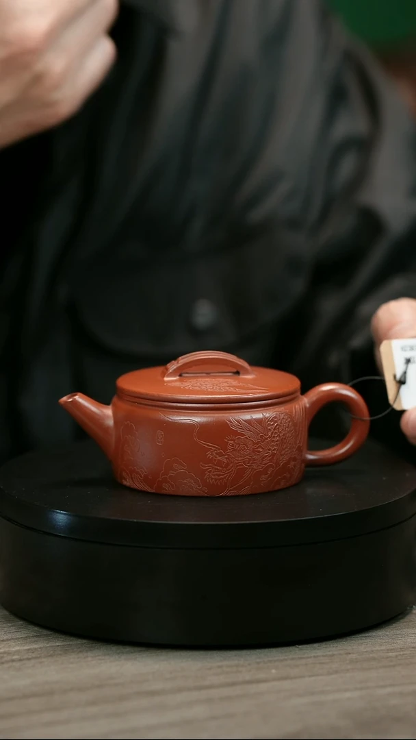 茶壶紫砂用****5H2383方开明刻绘游龙汉瓦