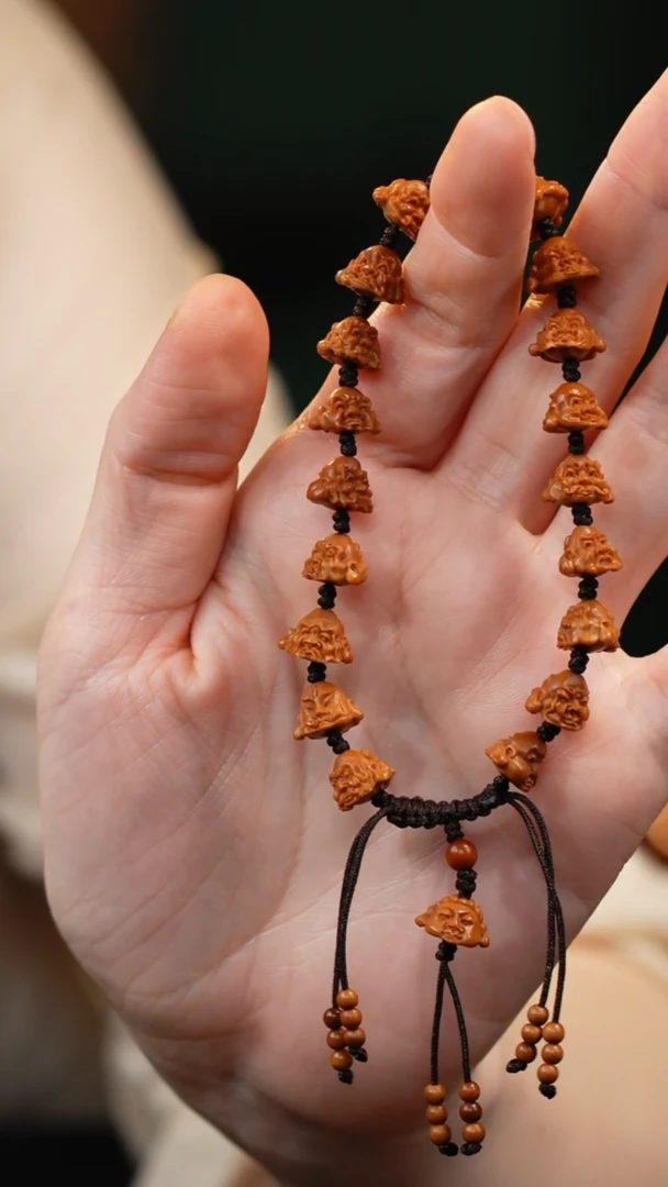 橄榄核其他1.1 宋水官三十六罗汉 核尖