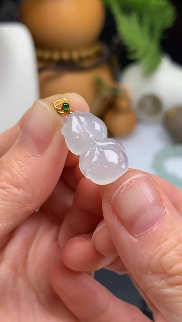 颈饰18K金镶嵌翡翠V****n---100157