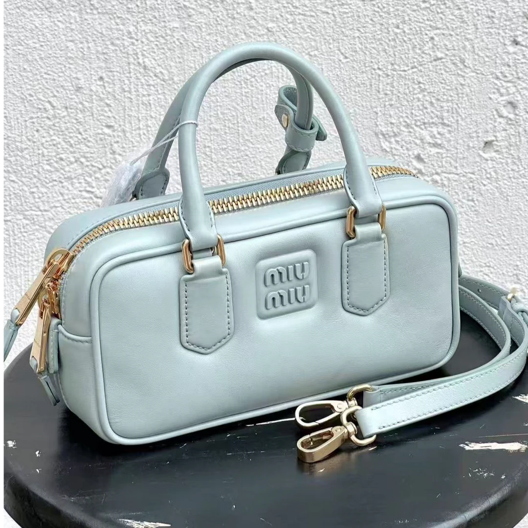 99新 MIU MIU/缪缪 miumiu保龄球 淡蓝色金扣99新