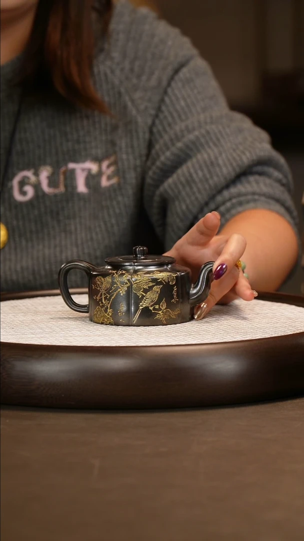 潘春芳 梅花周盘 石黄 220c/笔筒