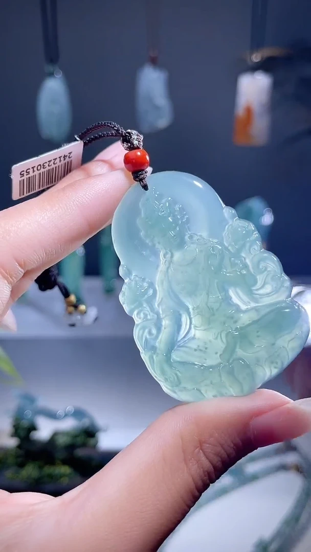 颈饰未镶嵌翡翠度母