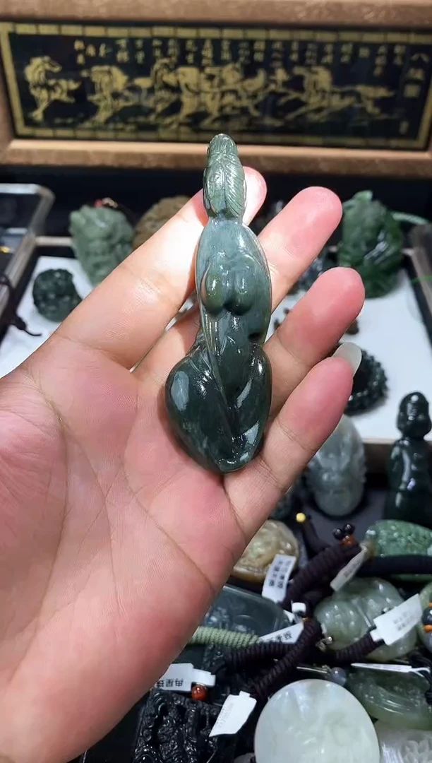 颈饰未镶嵌和田玉1