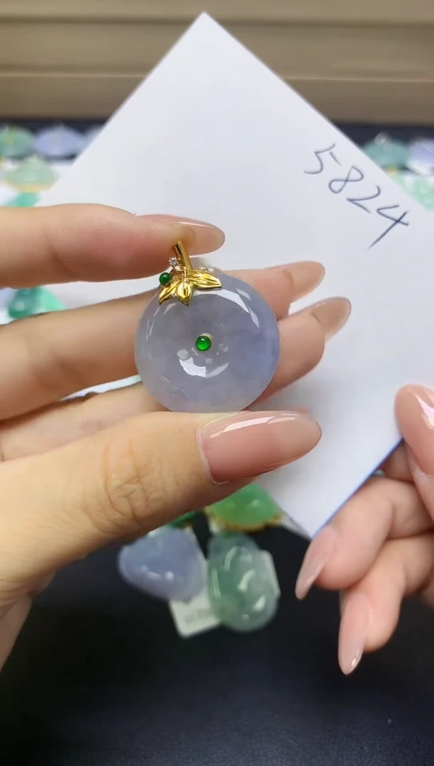 翡翠18K金镶嵌颈饰天然自然緬甸A貨翡翠