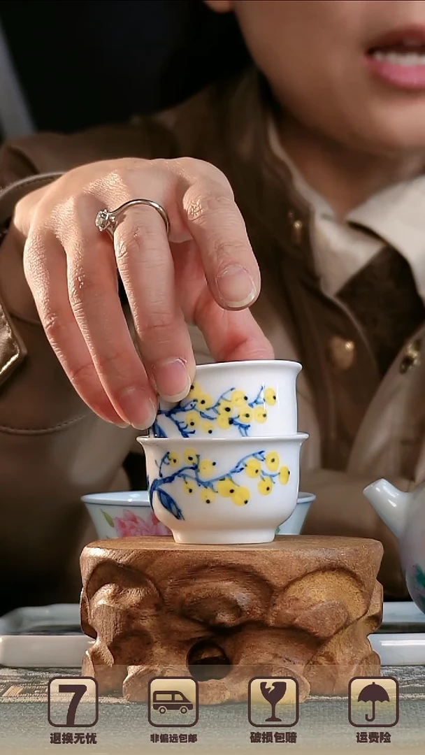 杯礼物两只装手工手绘青花五彩枇杷品茗杯