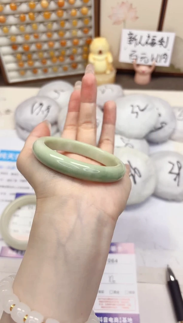石英质玉手镯未镶嵌64-翠玉-圈口56
