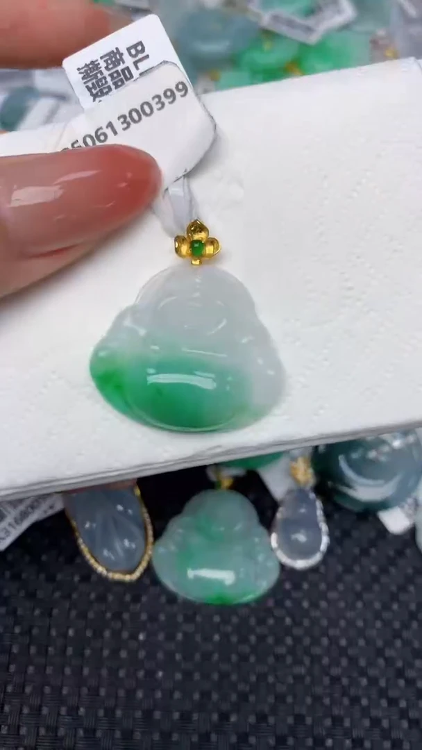 翡翠18K金镶嵌颈饰天然翡翠a货